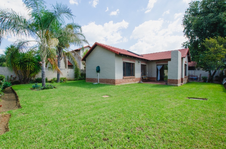 2 Bedroom Property for Sale in Queenswood Gauteng