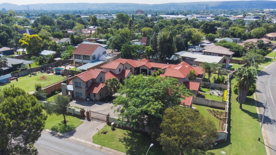 2 Bedroom Property for Sale in Queenswood Gauteng