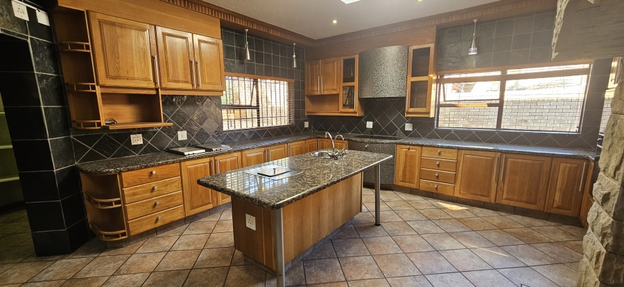5 Bedroom Property for Sale in Meyersdal Gauteng