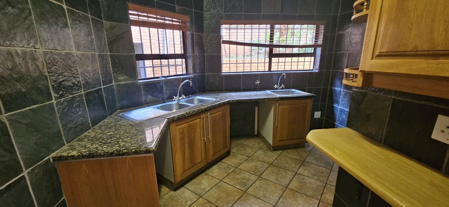 5 Bedroom Property for Sale in Meyersdal Gauteng