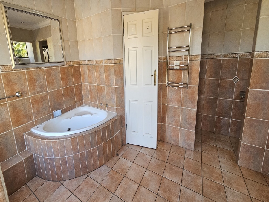 5 Bedroom Property for Sale in Meyersdal Gauteng
