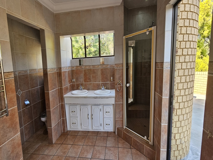 5 Bedroom Property for Sale in Meyersdal Gauteng