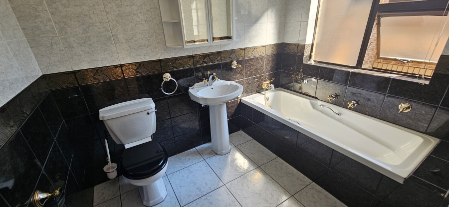 5 Bedroom Property for Sale in Meyersdal Gauteng