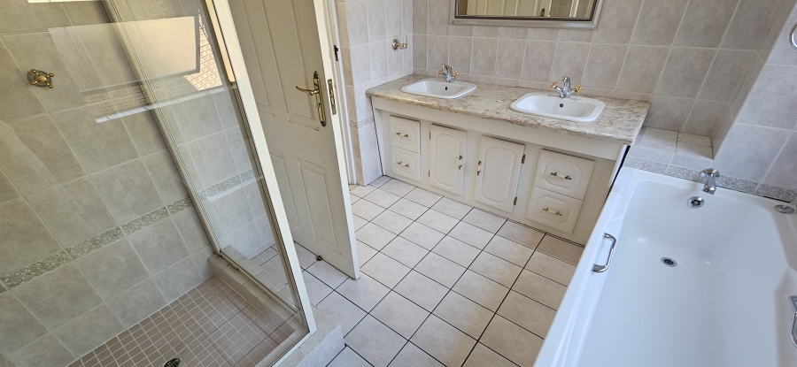 5 Bedroom Property for Sale in Meyersdal Gauteng