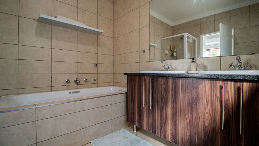 3 Bedroom Property for Sale in Rietvlei Heights Country Estate Gauteng