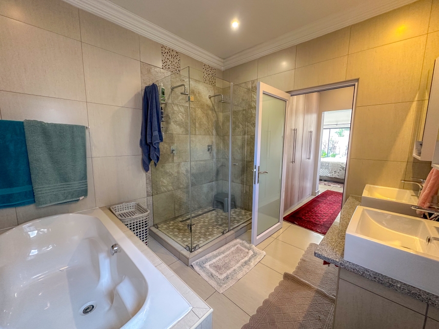 To Let 3 Bedroom Property for Rent in Midstream Hill Gauteng