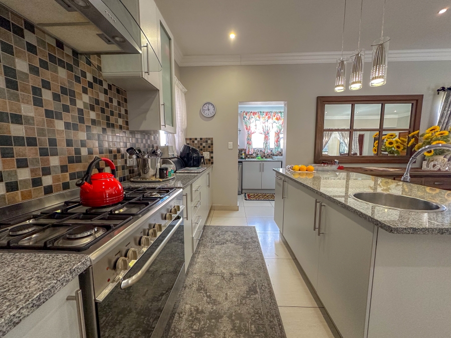 To Let 3 Bedroom Property for Rent in Midstream Hill Gauteng