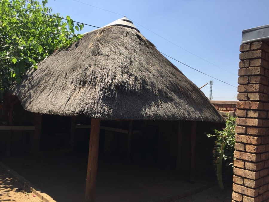 2 Bedroom Property for Sale in Pretoria North Gauteng