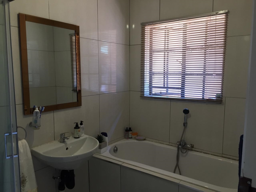 2 Bedroom Property for Sale in Pretoria North Gauteng