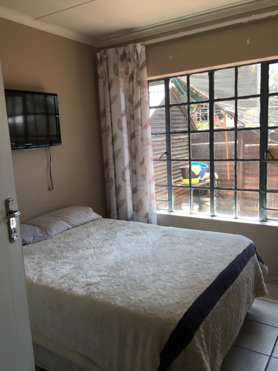 2 Bedroom Property for Sale in Pretoria North Gauteng