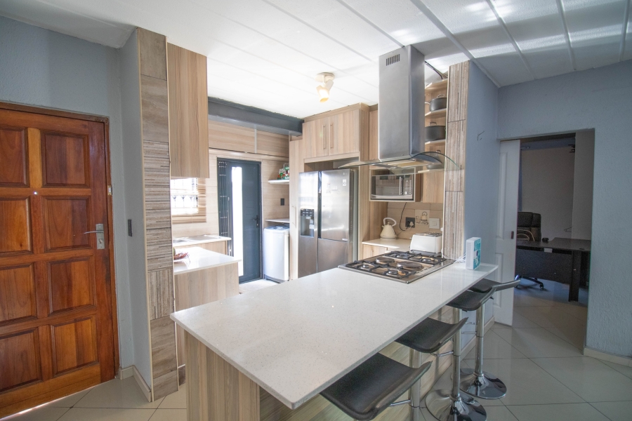 4 Bedroom Property for Sale in Halfway Gardens Gauteng