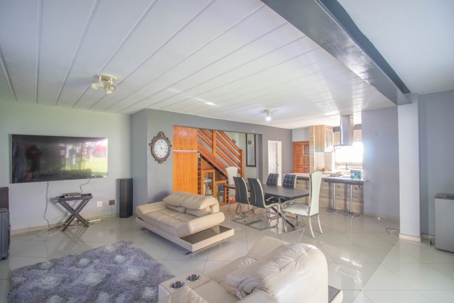 4 Bedroom Property for Sale in Halfway Gardens Gauteng