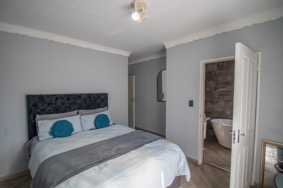 4 Bedroom Property for Sale in Halfway Gardens Gauteng