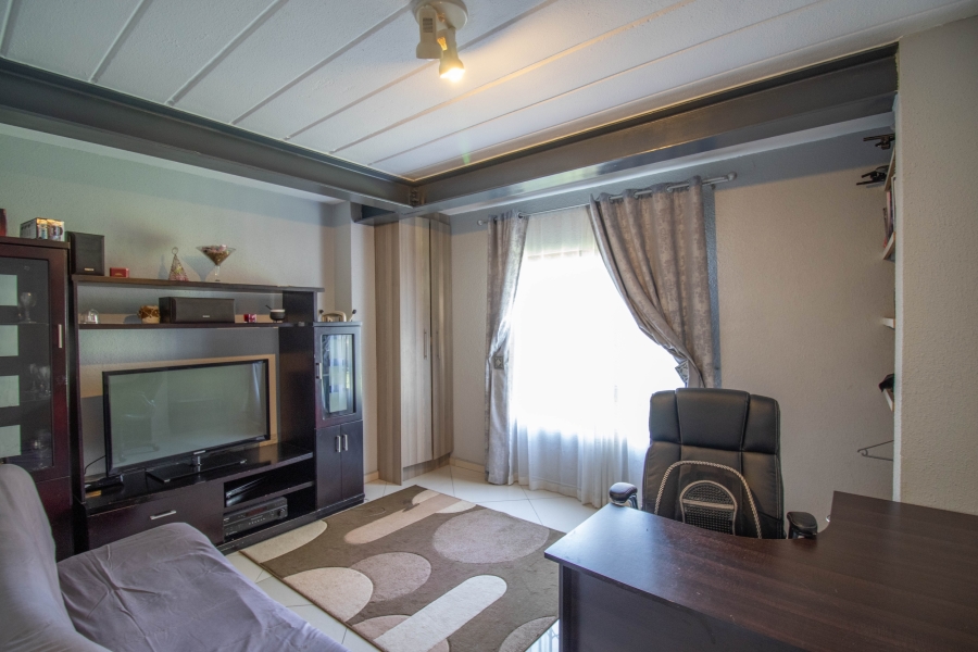 4 Bedroom Property for Sale in Halfway Gardens Gauteng