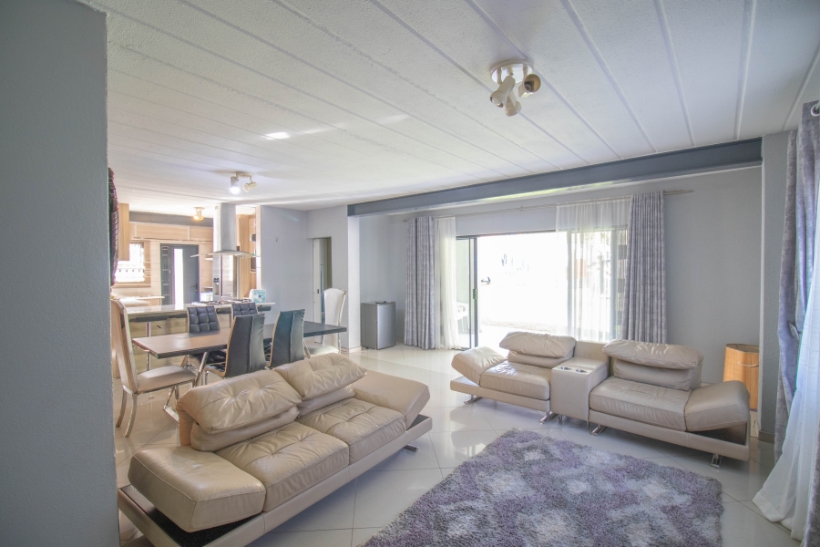 4 Bedroom Property for Sale in Halfway Gardens Gauteng