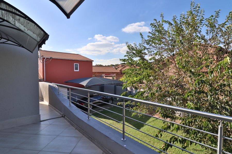 4 Bedroom Property for Sale in Halfway Gardens Gauteng