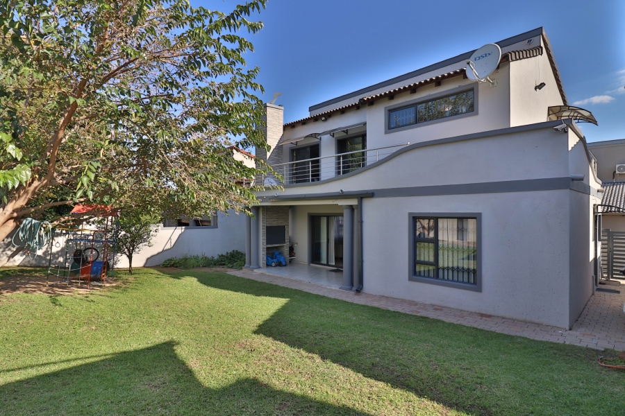 4 Bedroom Property for Sale in Halfway Gardens Gauteng