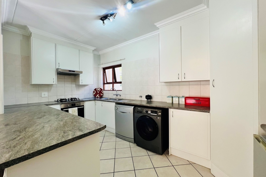 To Let 3 Bedroom Property for Rent in Bryanston Gauteng