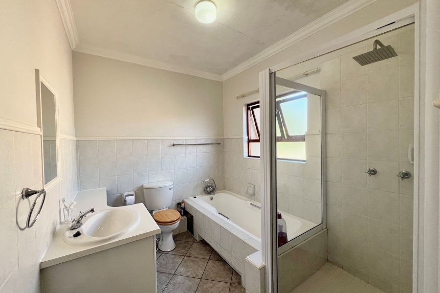 To Let 3 Bedroom Property for Rent in Bryanston Gauteng