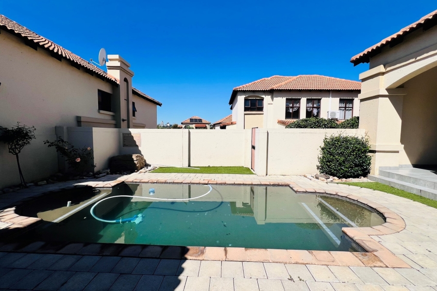 To Let 3 Bedroom Property for Rent in Bryanston Gauteng