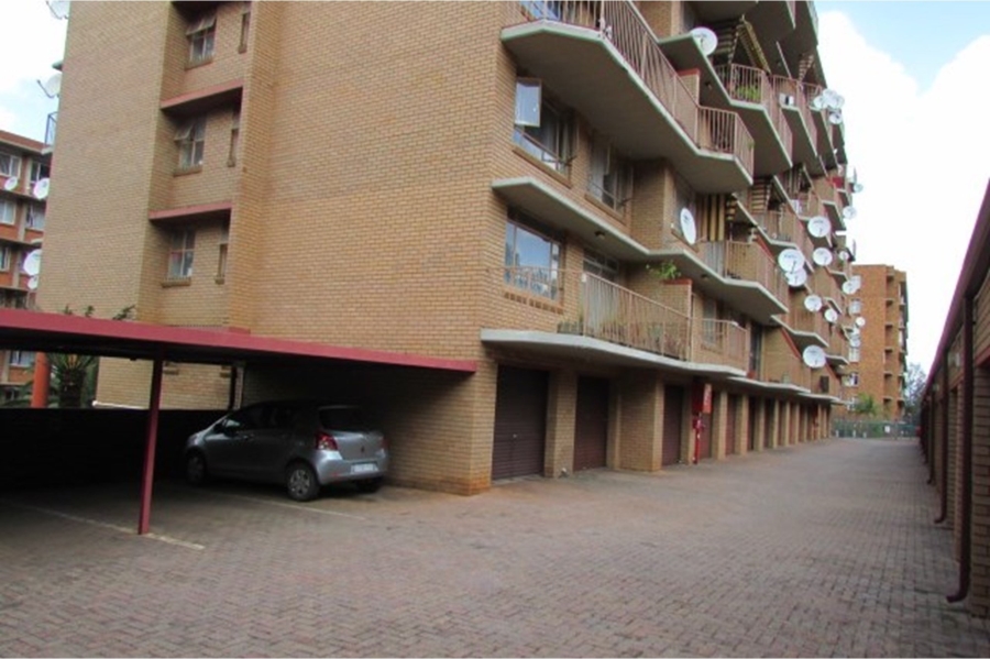 1 Bedroom Property for Sale in Wonderboom South Gauteng