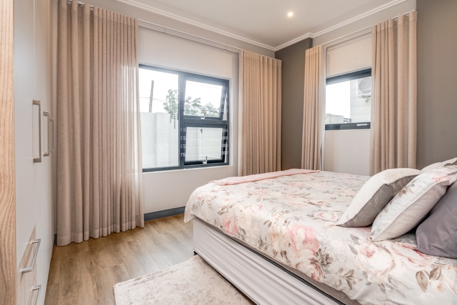 To Let 2 Bedroom Property for Rent in Bryanston Gauteng