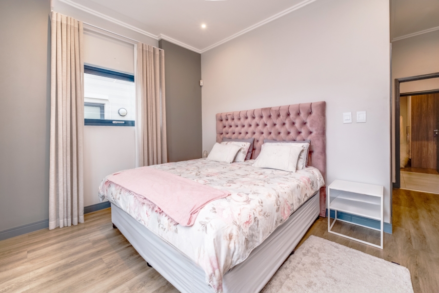 To Let 2 Bedroom Property for Rent in Bryanston Gauteng