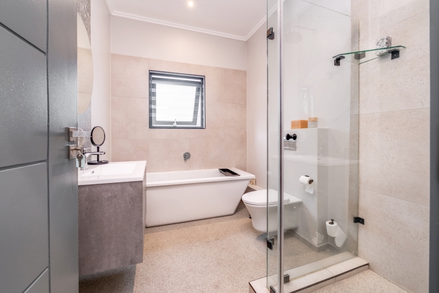 To Let 2 Bedroom Property for Rent in Bryanston Gauteng