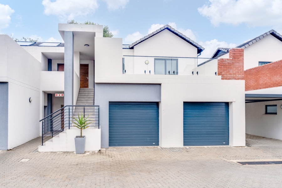 To Let 2 Bedroom Property for Rent in Bryanston Gauteng