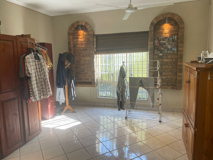 4 Bedroom Property for Sale in Witpoortjie Gauteng