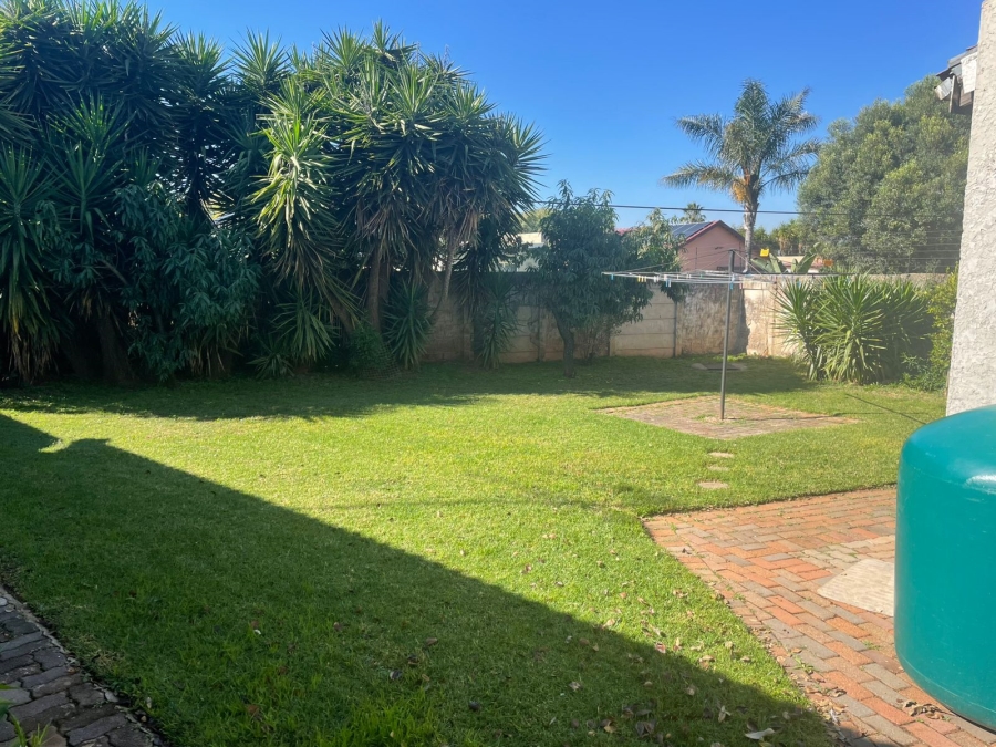 4 Bedroom Property for Sale in Witpoortjie Gauteng