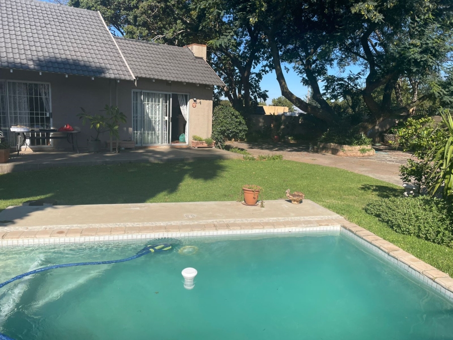 4 Bedroom Property for Sale in Witpoortjie Gauteng