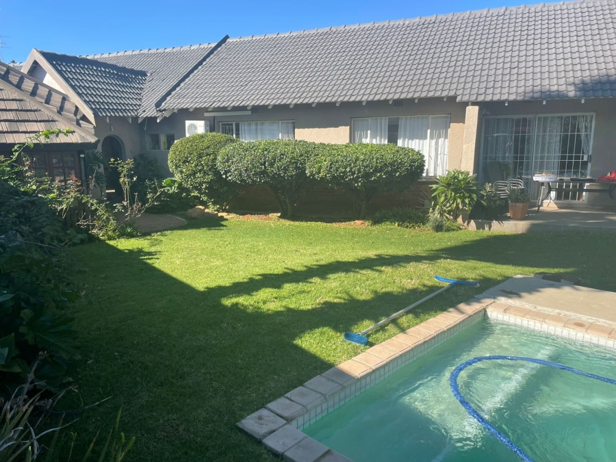 4 Bedroom Property for Sale in Witpoortjie Gauteng
