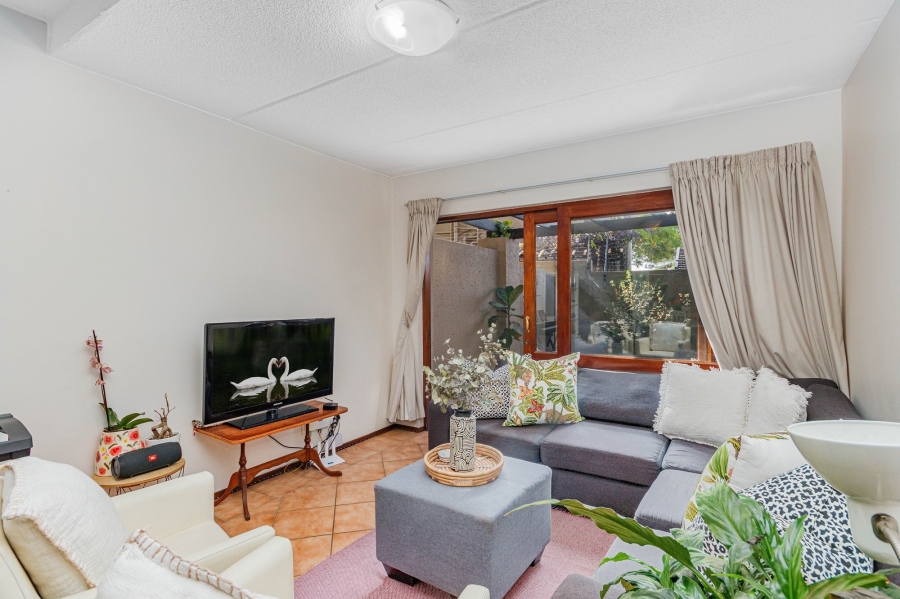 To Let 2 Bedroom Property for Rent in Sandown Gauteng