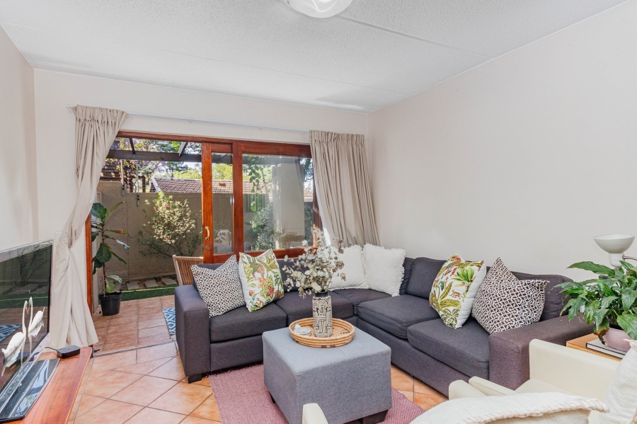 To Let 2 Bedroom Property for Rent in Sandown Gauteng