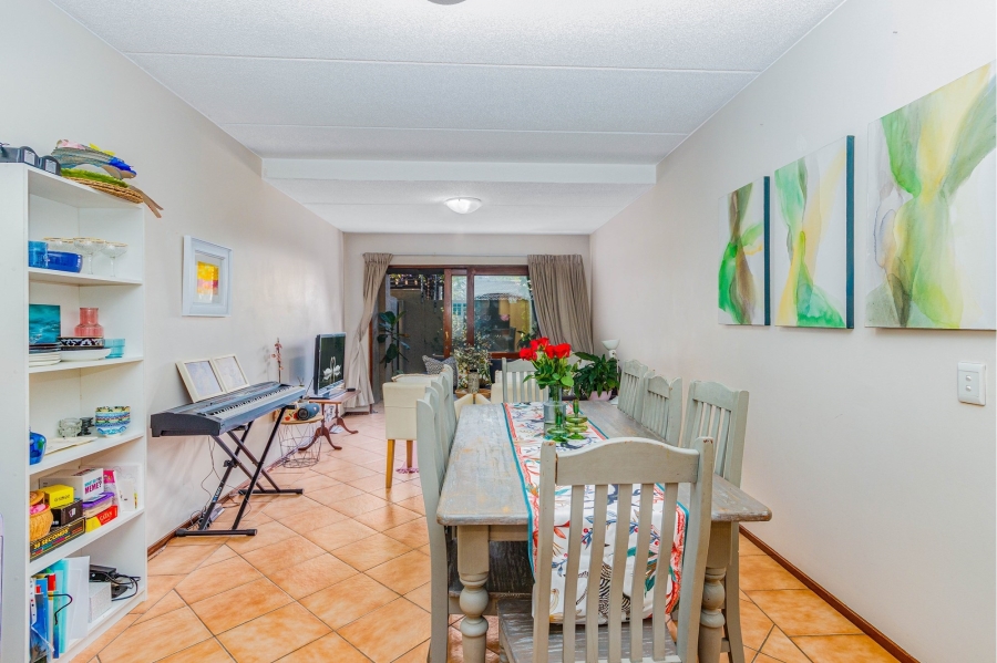 To Let 2 Bedroom Property for Rent in Sandown Gauteng
