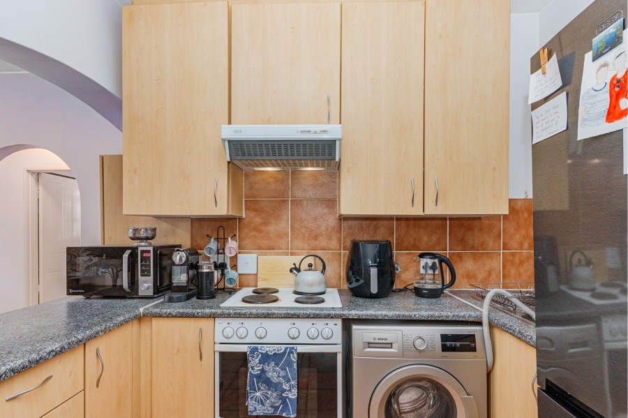 To Let 2 Bedroom Property for Rent in Sandown Gauteng