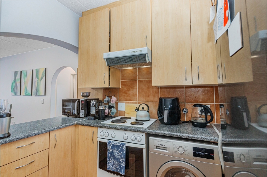 To Let 2 Bedroom Property for Rent in Sandown Gauteng