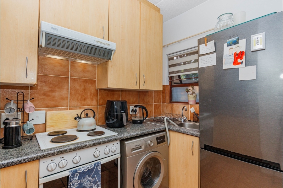 To Let 2 Bedroom Property for Rent in Sandown Gauteng