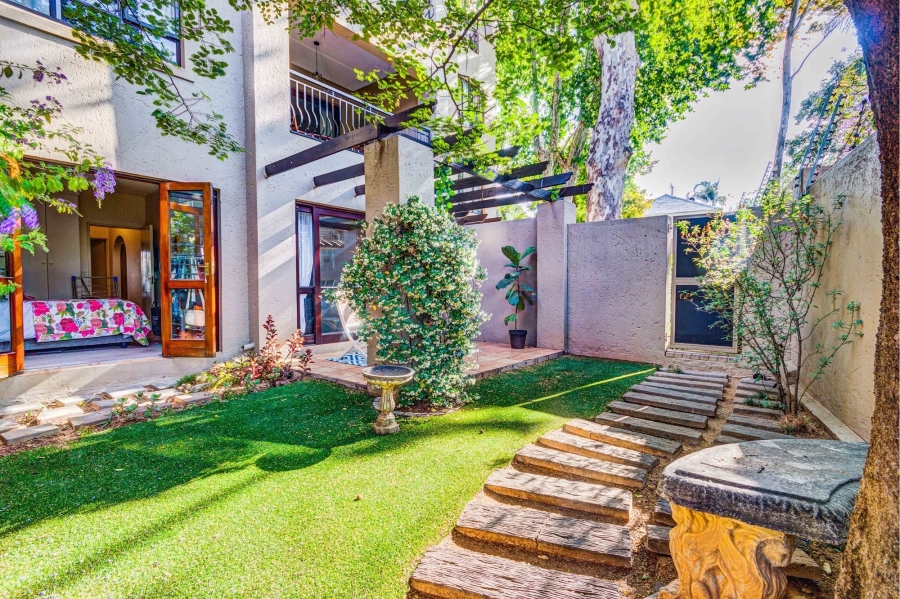 To Let 2 Bedroom Property for Rent in Sandown Gauteng