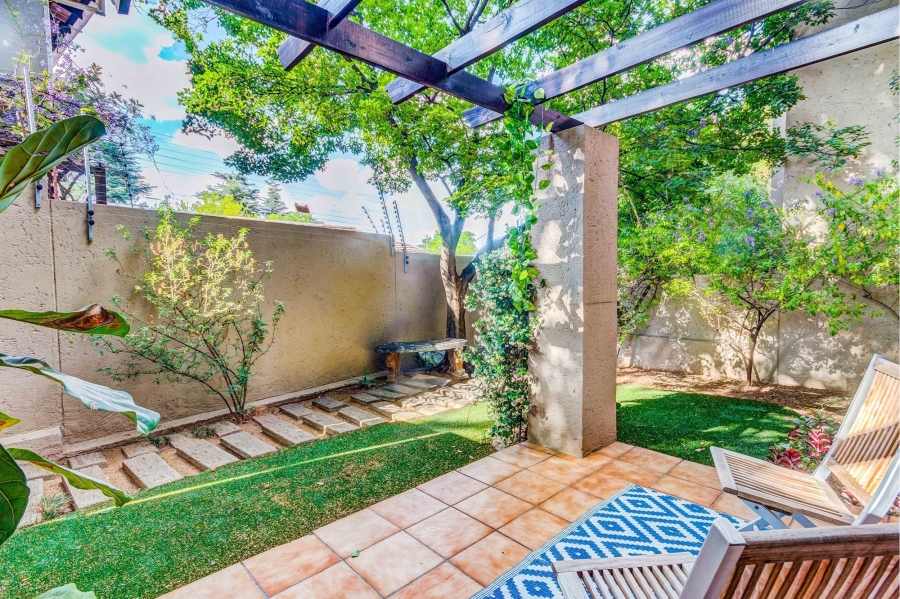 To Let 2 Bedroom Property for Rent in Sandown Gauteng