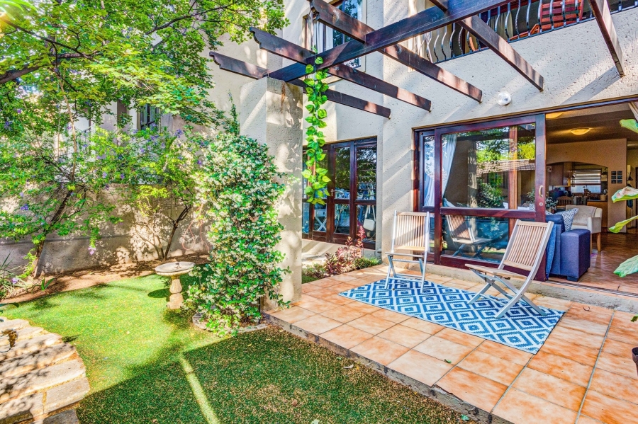 To Let 2 Bedroom Property for Rent in Sandown Gauteng