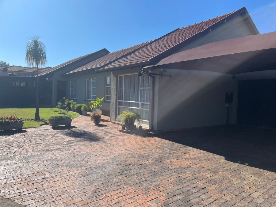 3 Bedroom Property for Sale in Witpoortjie Gauteng