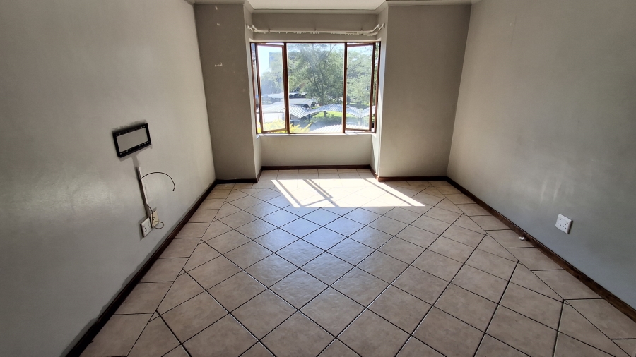 2 Bedroom Property for Sale in Montana Tuine Gauteng