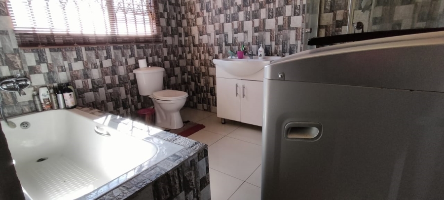 4 Bedroom Property for Sale in Randgate Gauteng