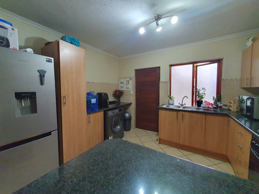 2 Bedroom Property for Sale in Montana Tuine Gauteng