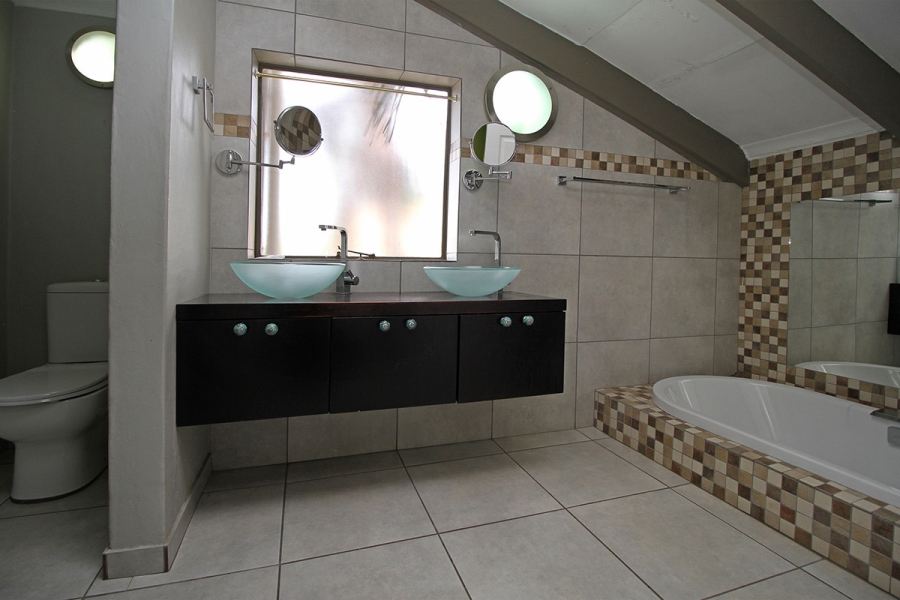 To Let 2 Bedroom Property for Rent in Kensington Gauteng