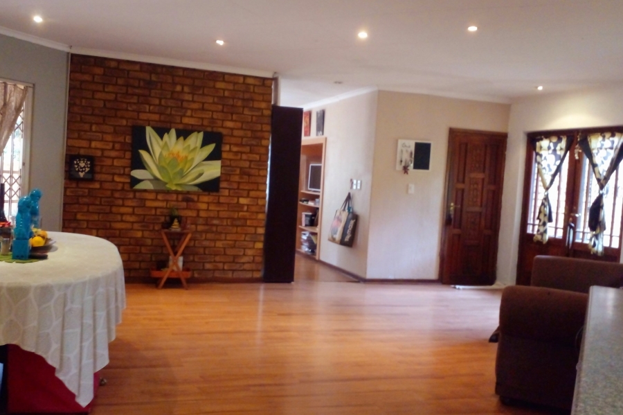 4 Bedroom Property for Sale in Radiokop Gauteng