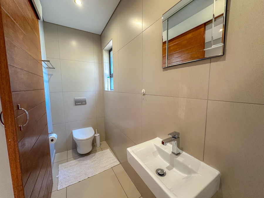 4 Bedroom Property for Sale in Midstream Ridge Gauteng