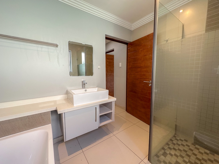 4 Bedroom Property for Sale in Midstream Ridge Gauteng